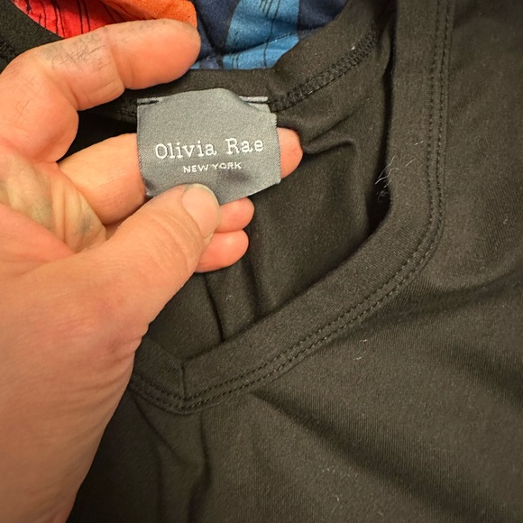 Olivia Rae Black V-Neck Short Sleeve Tee - Picture 2 of 2